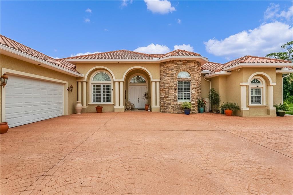 Homes for sale in Fellsmere, FL | 10750 146Th Avenue, Fellsmere, FL 32948 | MLS# R11101820