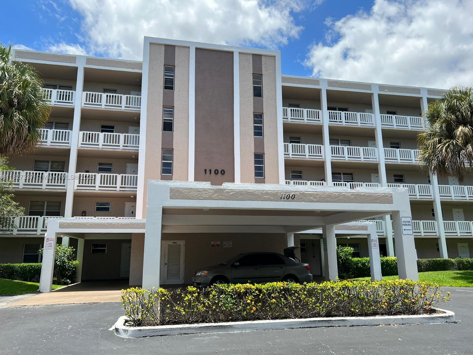 Sherwood Square Condomini