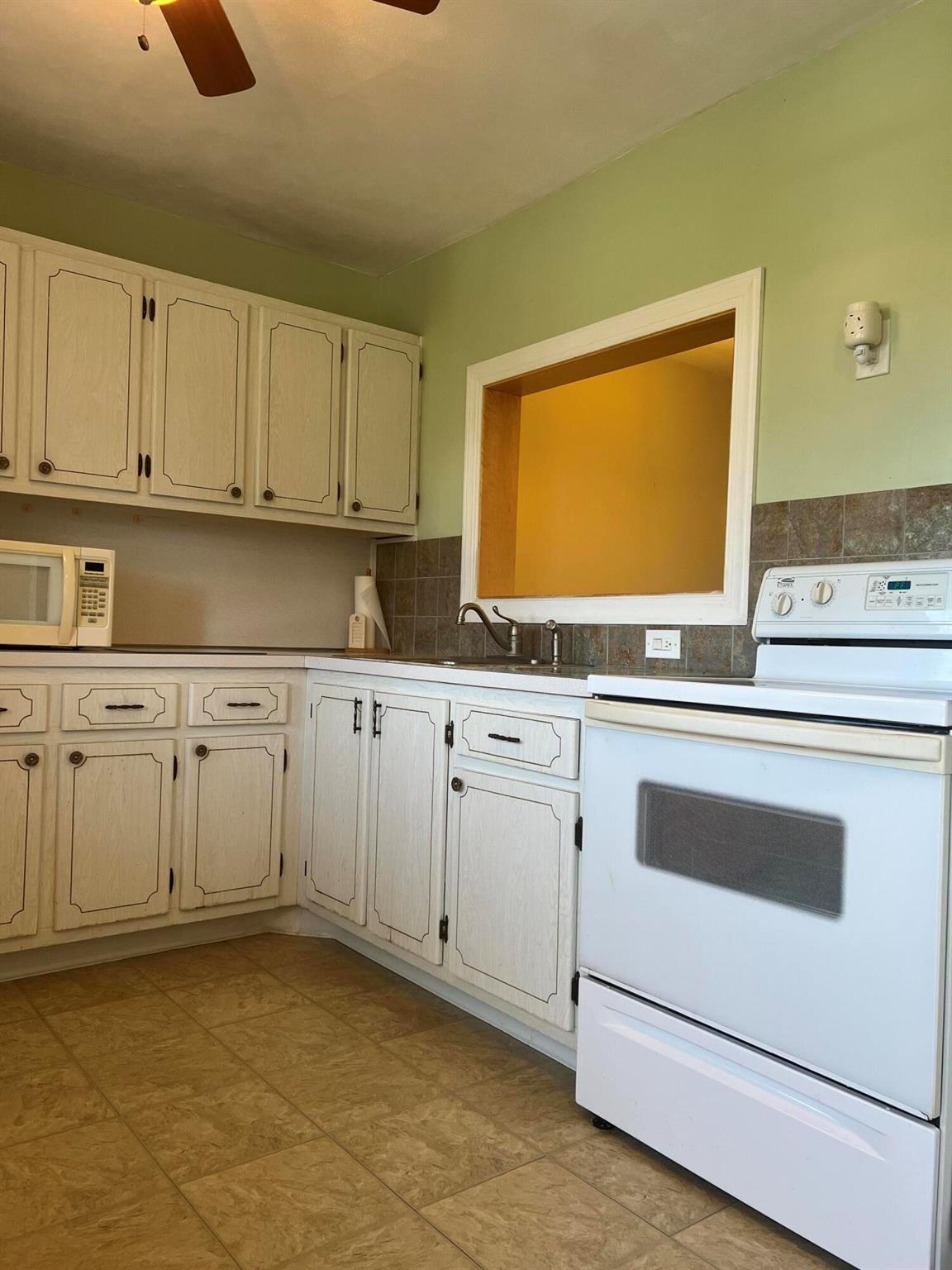 Homes for sale in Boynton Beach, FL | 2112 Ne 1St Way #206, Boynton Beach, FL 33435 | MLS# R11101854