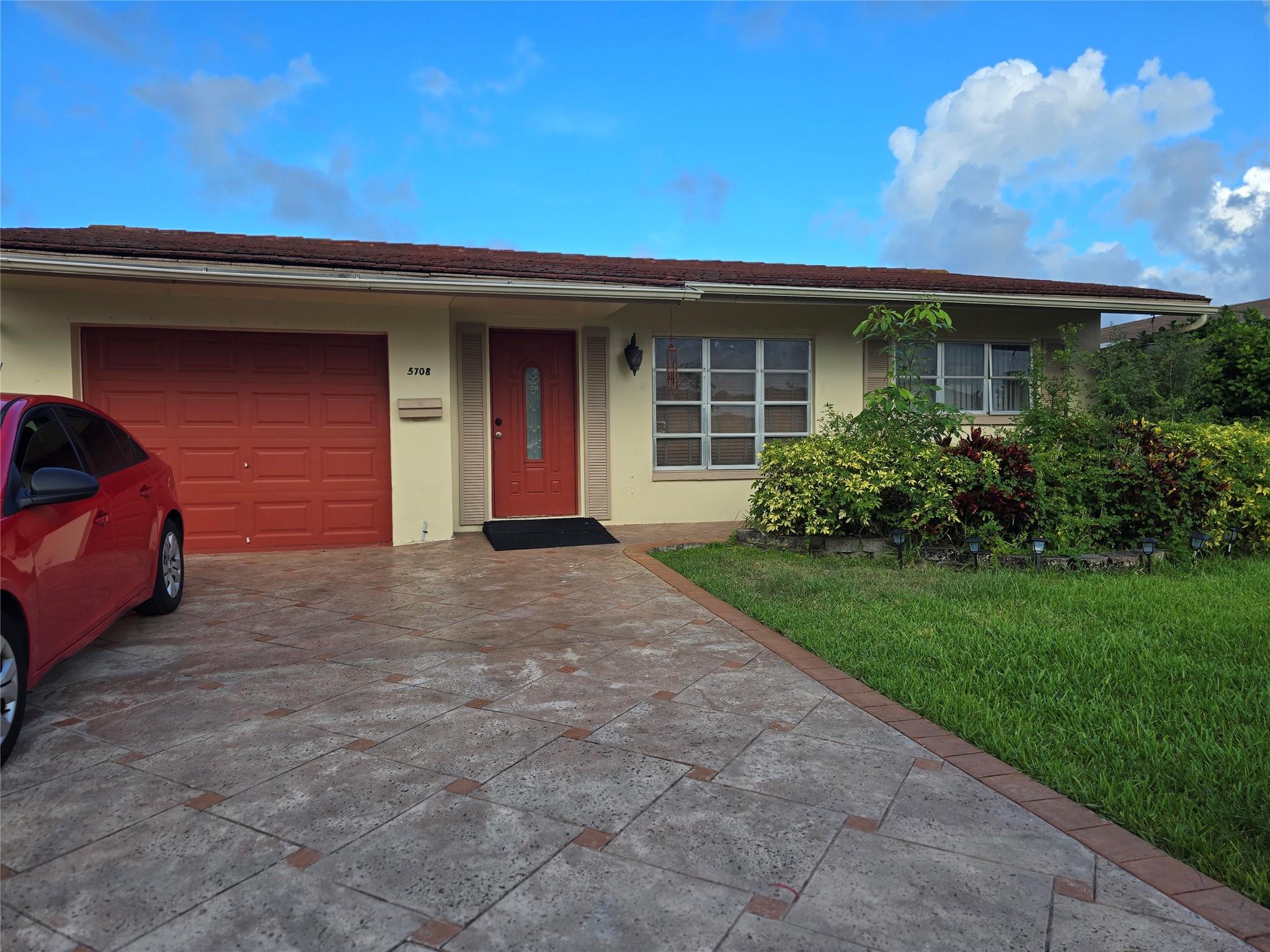 5708 Nw 65th Way Tamarac FL 33321 | F10511521