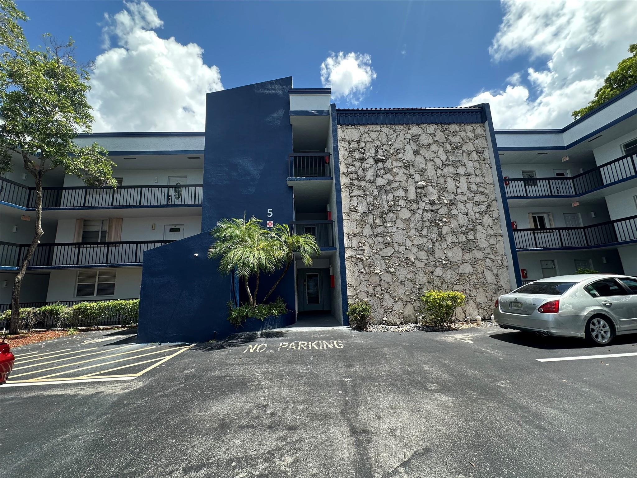 Homes for sale in Pompano Beach, FL | 3180 Holiday Springs Blvd #107, Pompano Beach, FL 33063 | MLS# F10511529