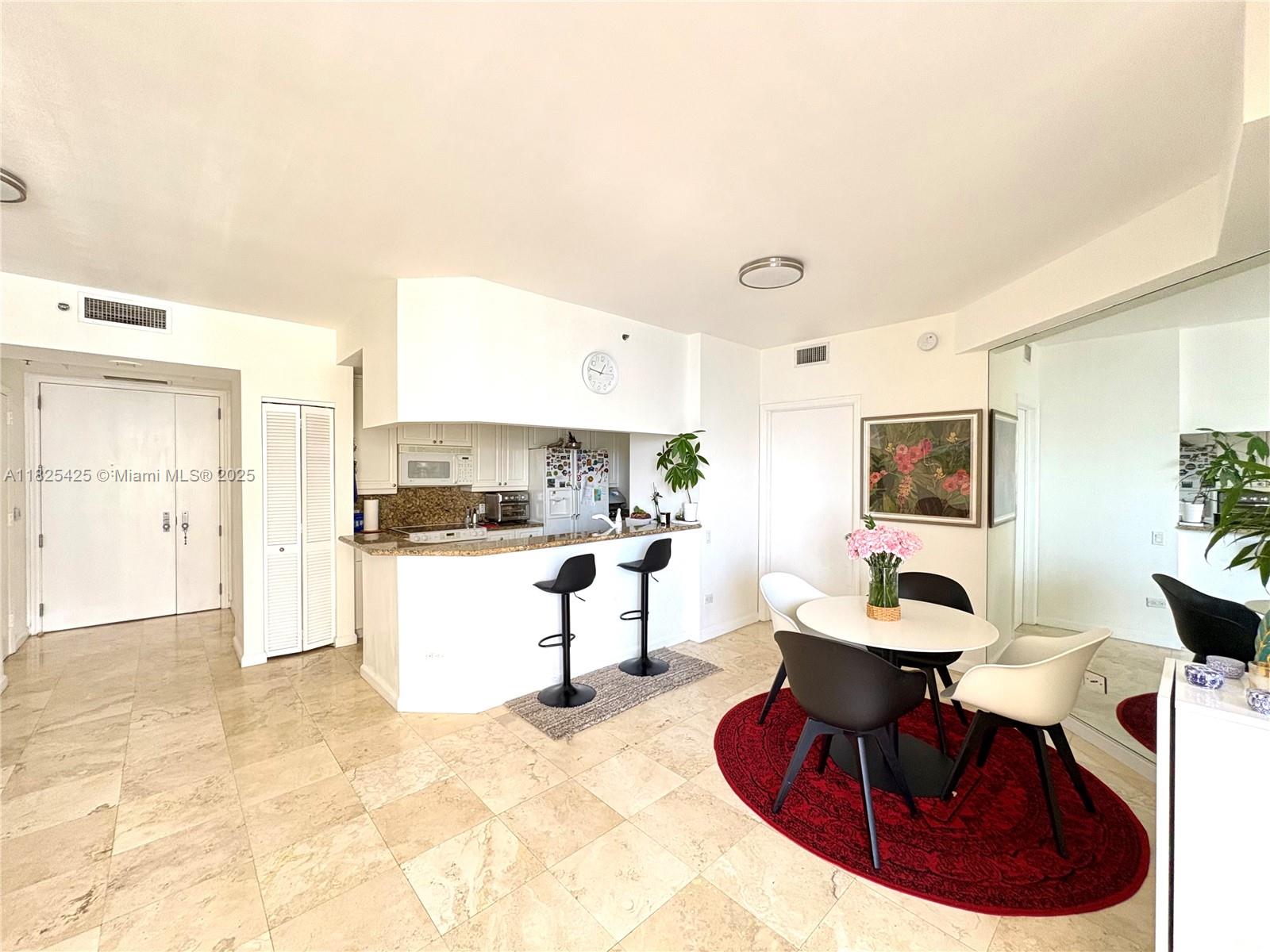 Condo for Sale in Miami, FL