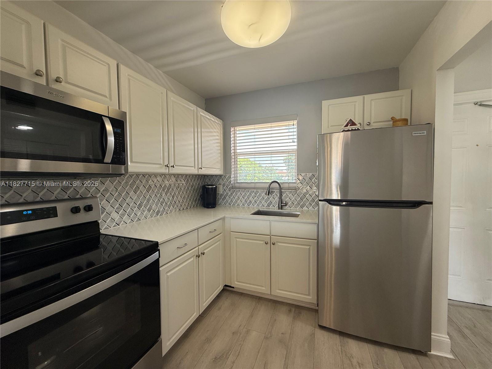 Sunrise Lakes 73 Condo