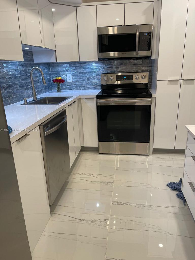 No 1 Palm-Aire Country CL