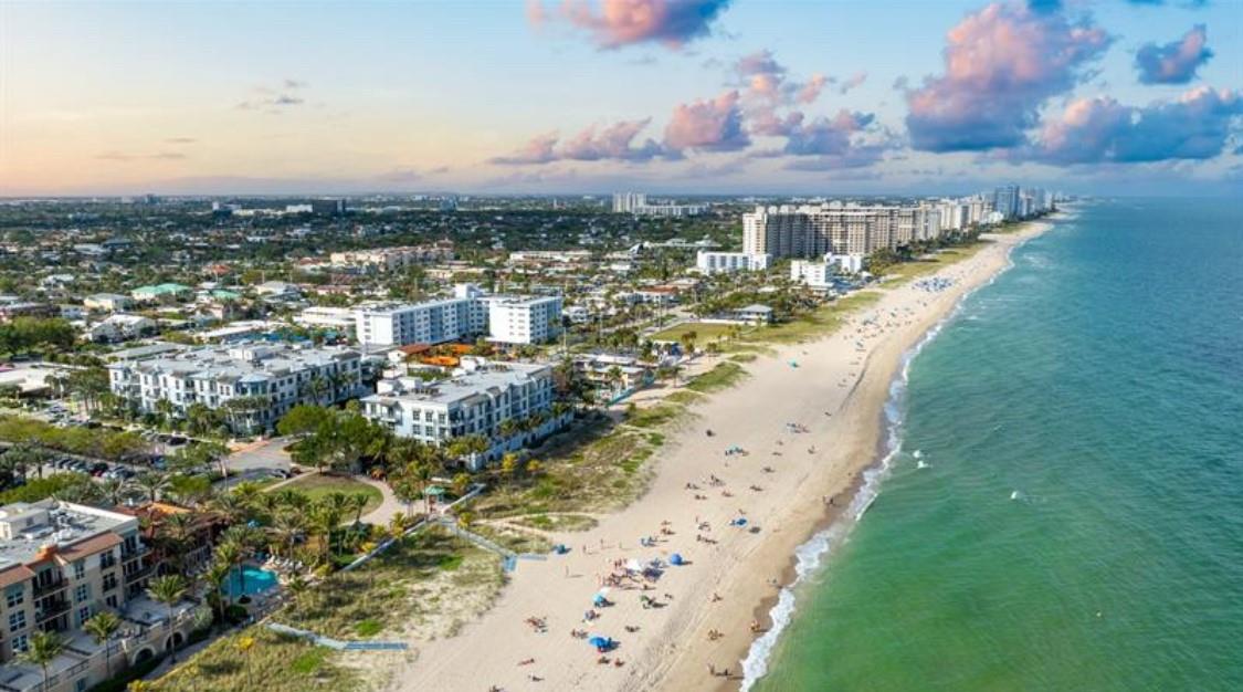 Homes for sale in Lauderdale By The Sea, FL | 4511 El Mar Dr #202, Lauderdale By The Sea, FL 33308 | MLS# F10511254