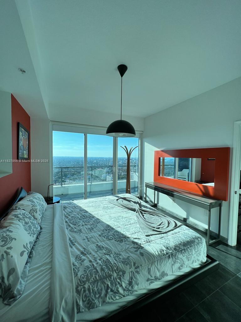 60 SW 13th St #3407, Miami FL 33130