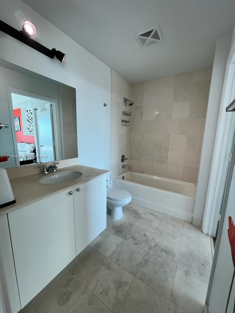 60 SW 13th St #3407, Miami FL 33130