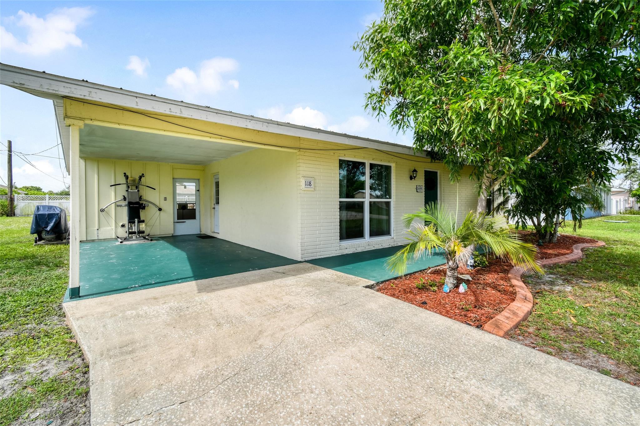 Homes for sale in Port St Lucie, FL | 118 Sw Ray Avenue, Port St Lucie, FL 34983 | MLS# F10511630