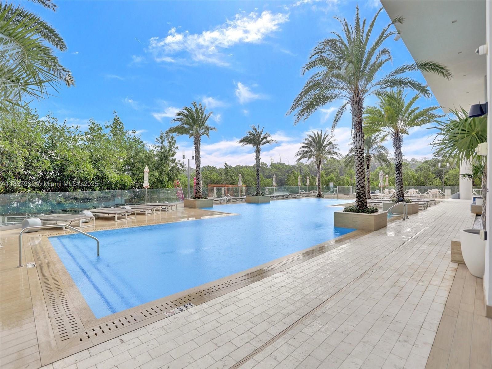 Apartamento à Venda em North Miami Beach, FL