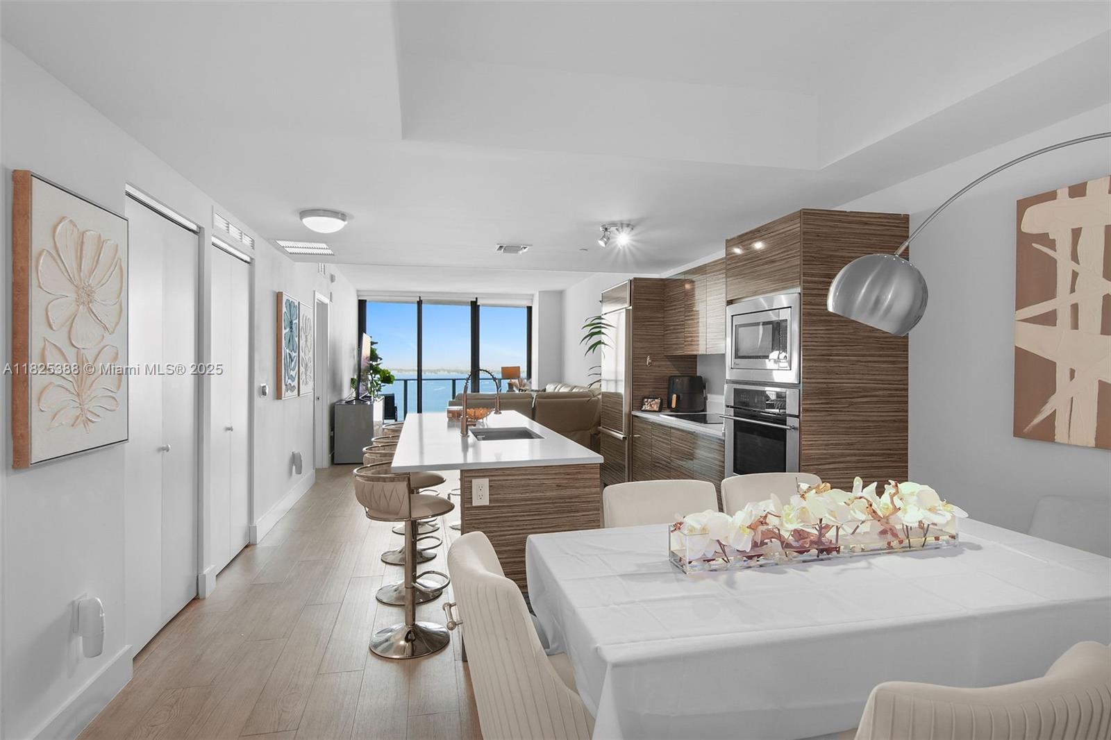 Condo for Sale in Miami, FL