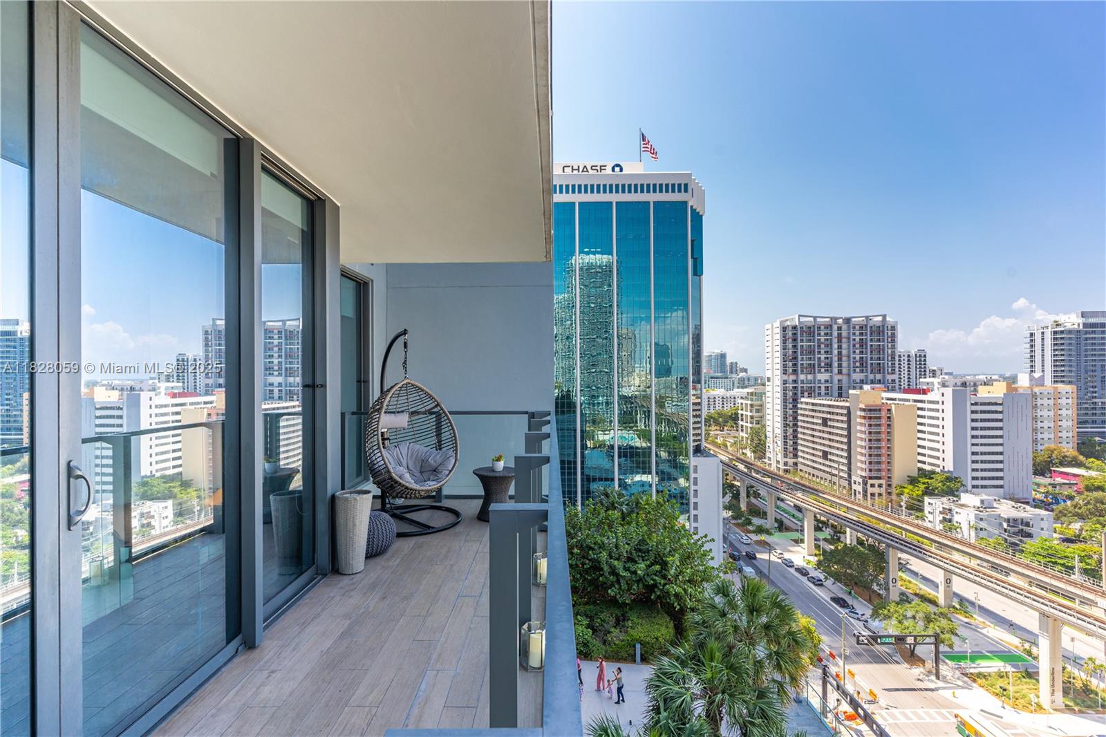 Condo for Sale in Miami, FL