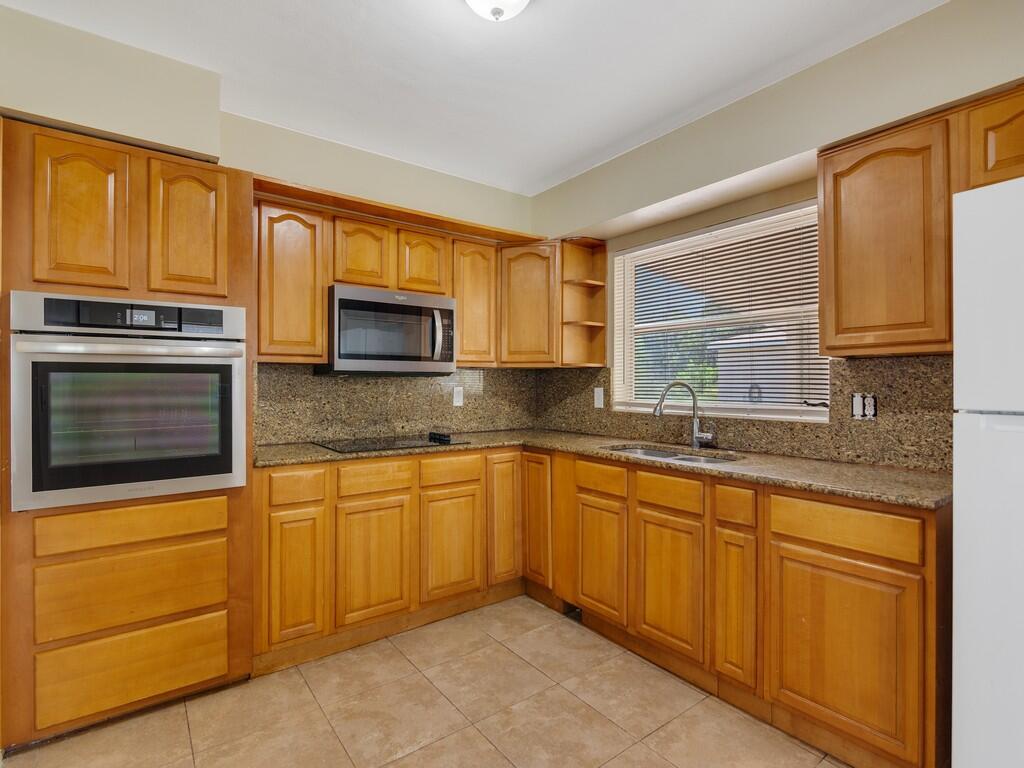 Homes for sale in Fort Pierce, FL | 7707 James Road, Fort Pierce, FL 34951 | MLS# R11102207