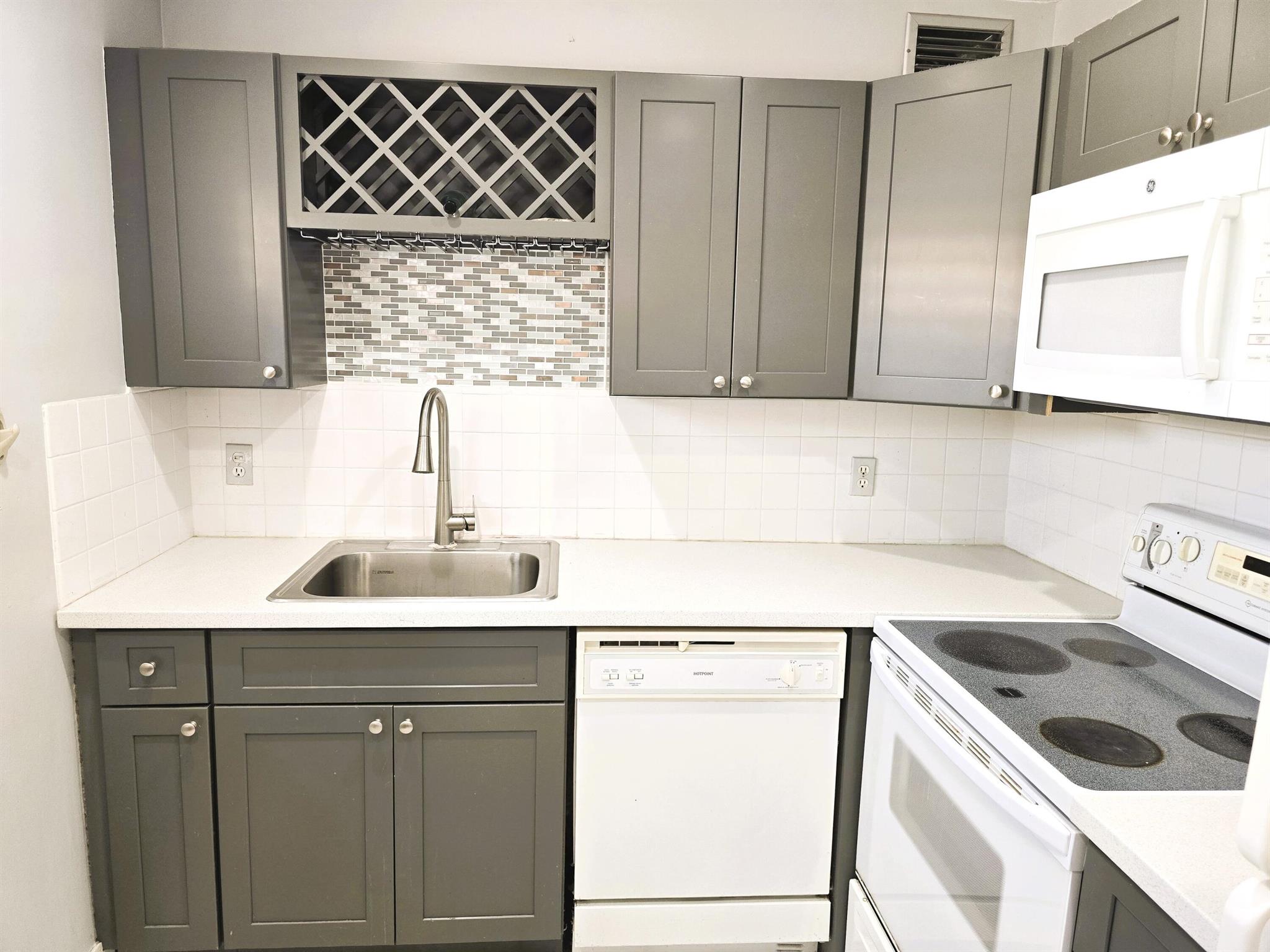 Homes for sale in Delray Beach, FL | 89 Saxony B #B, Delray Beach, FL 33446 | MLS# R11102240