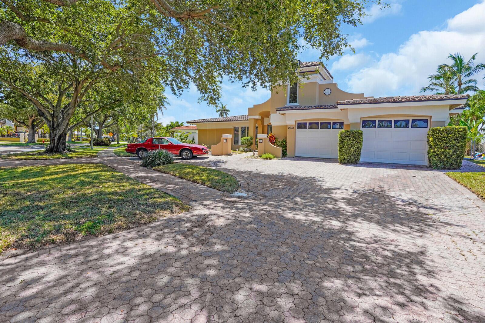 Homes for sale in Lighthouse Point, FL | 2651 Ne 49th Street, Lighthouse Point, FL 33064 | MLS# R11102249