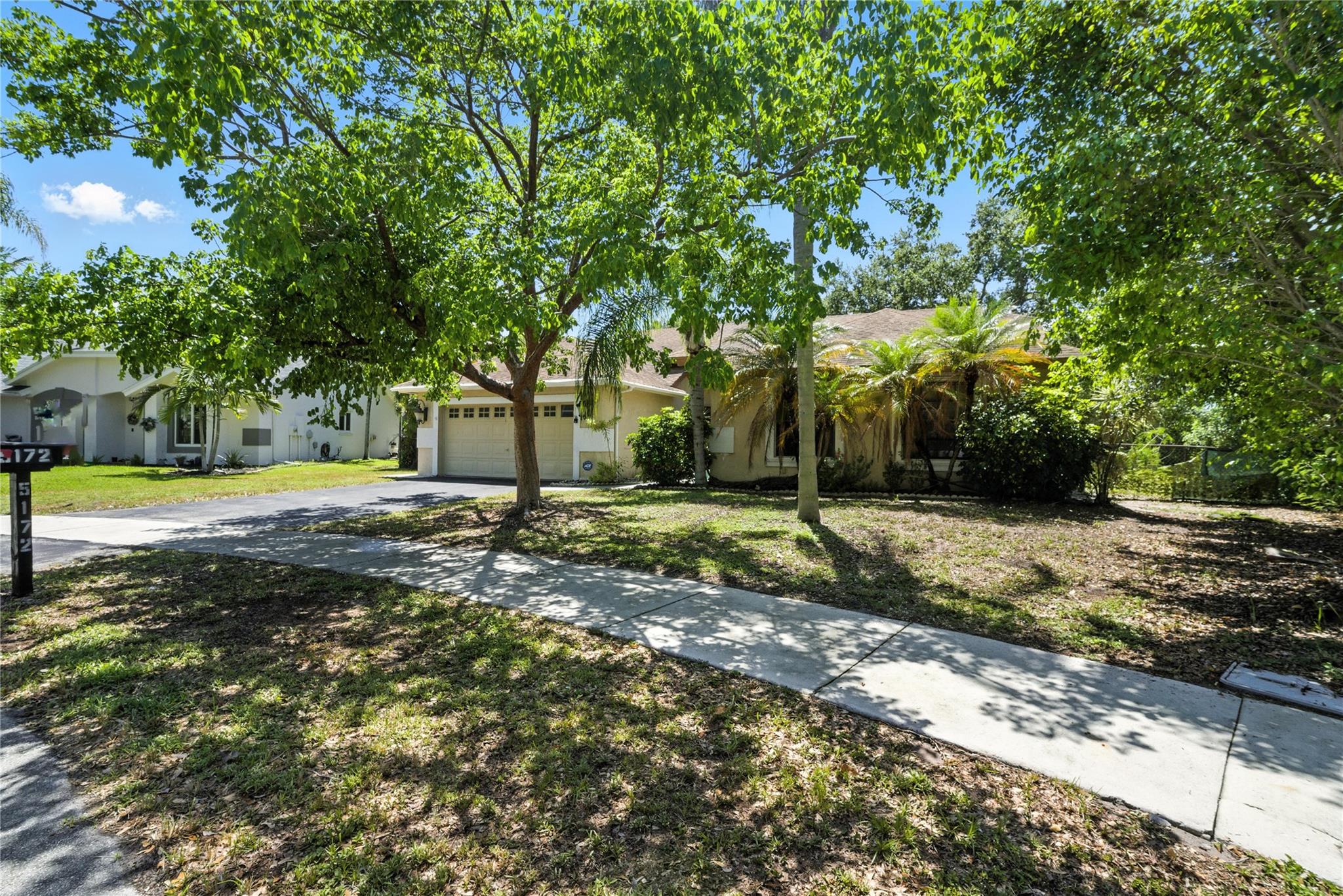 Homes for sale in Coconut Creek, FL | 5172 Nw 53rd Ave, Coconut Creek, FL 33073 | MLS# F10507611