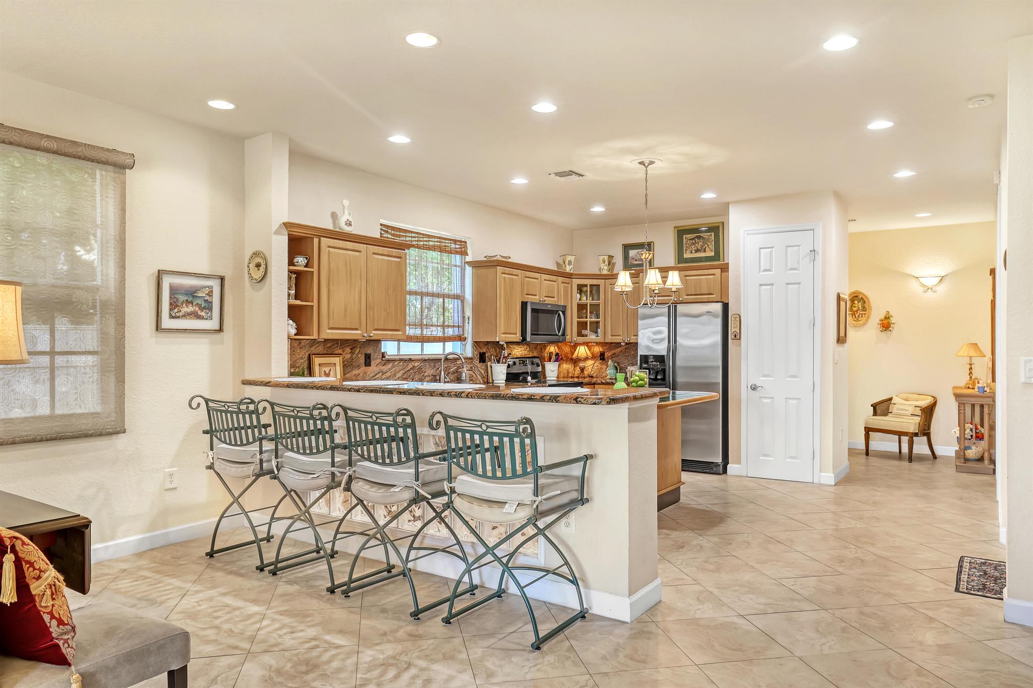 Homes for sale in Pompano Beach, FL | 2560 Ne 11Th Street, Pompano Beach, FL 33062 | MLS# R11102337