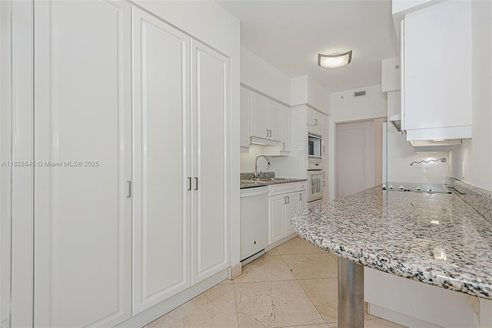 4779 Collins Ave #3308, Miami Beach FL 33140