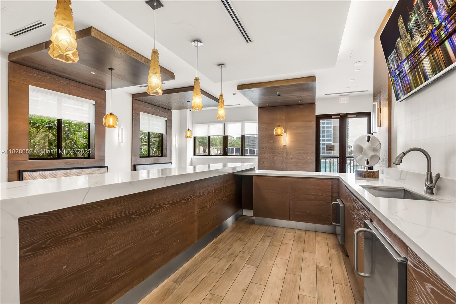 999 SW 1 AVE #1810, Miami FL 33130
