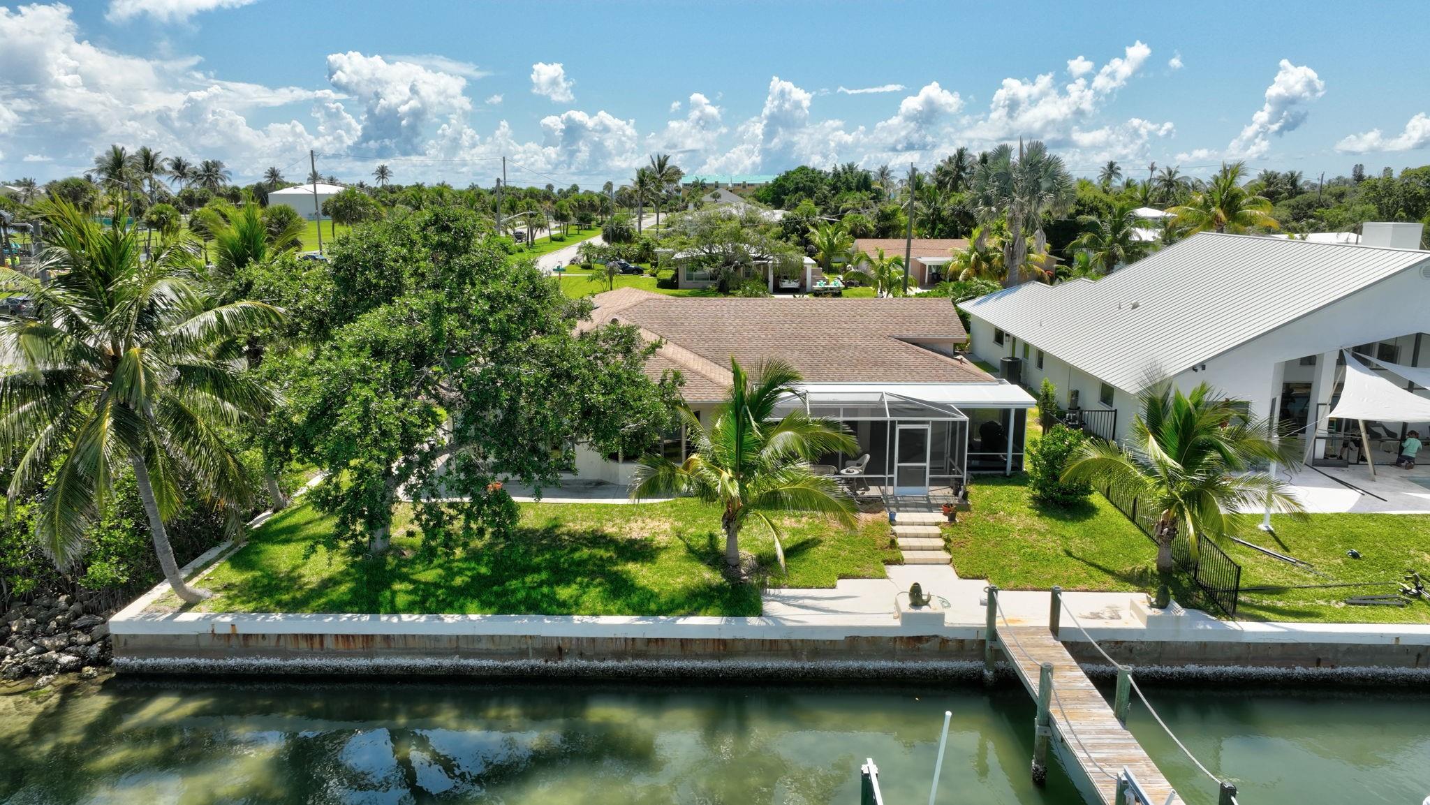 Homes for sale in Hutchinson Island, FL | 1701 Bayshore Dr, Hutchinson Island, FL 34949 | MLS# F10511868