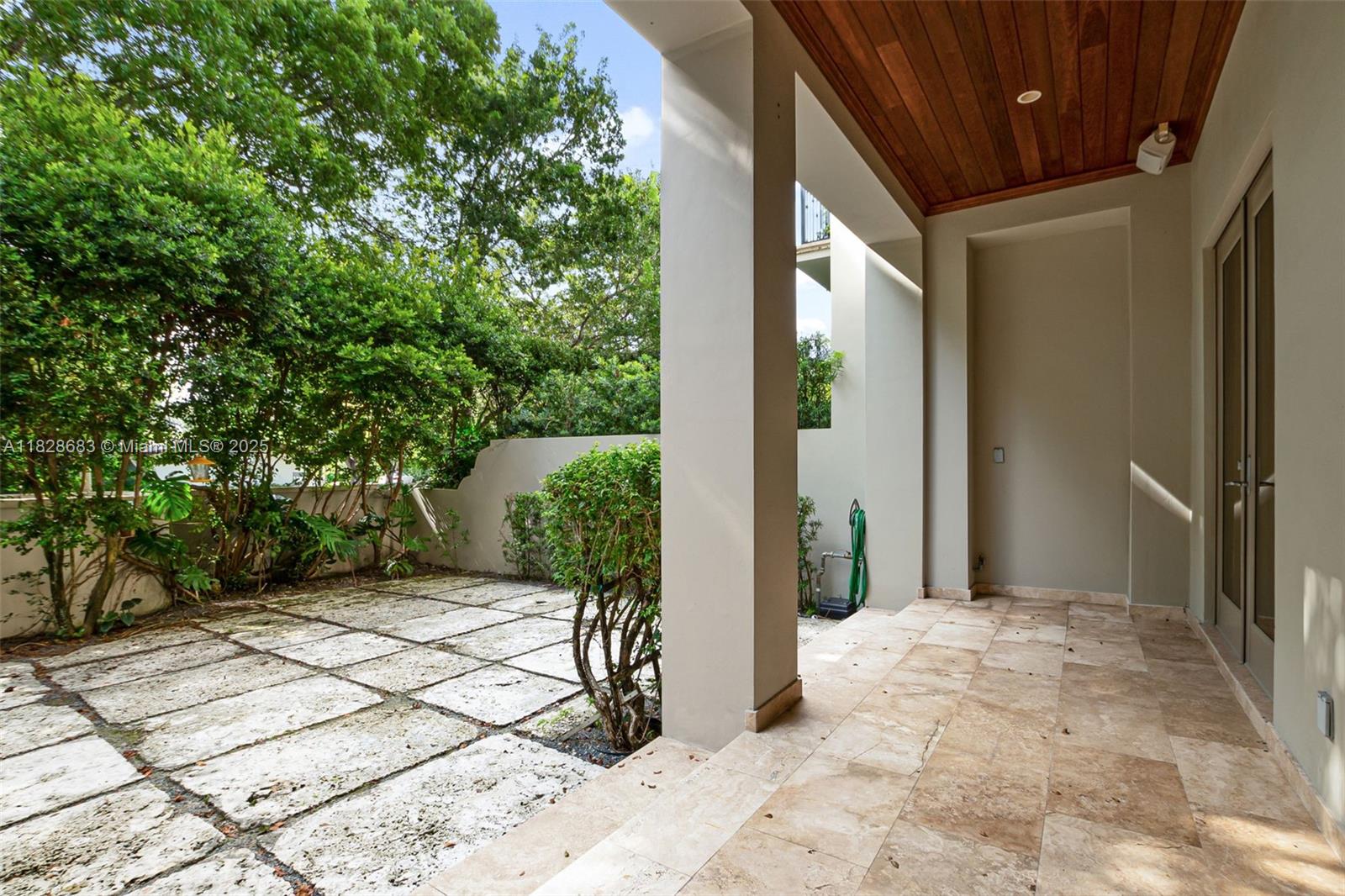 7530 SW 56th Ct, Miami FL 33143