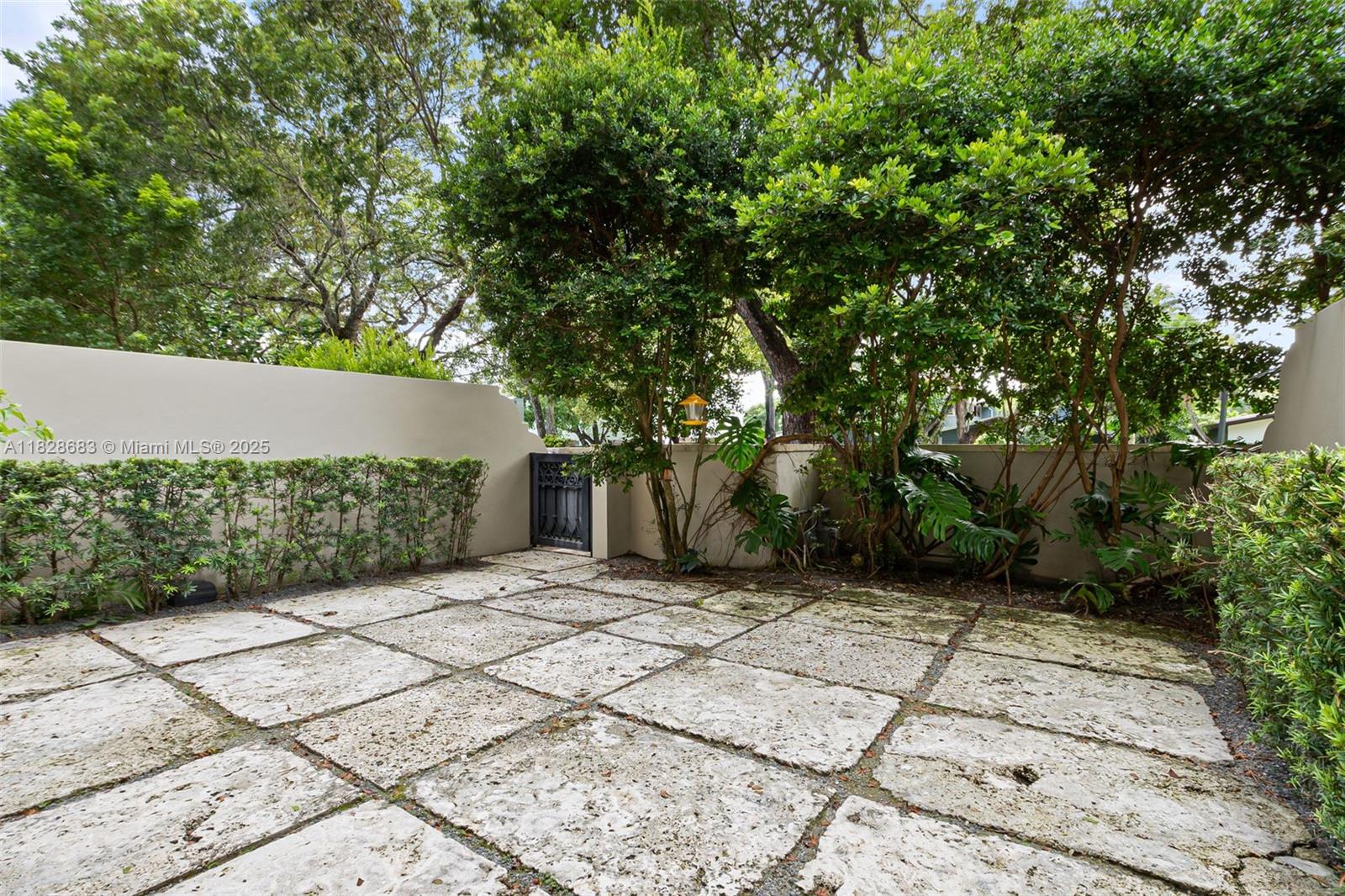 7530 SW 56th Ct, Miami FL 33143