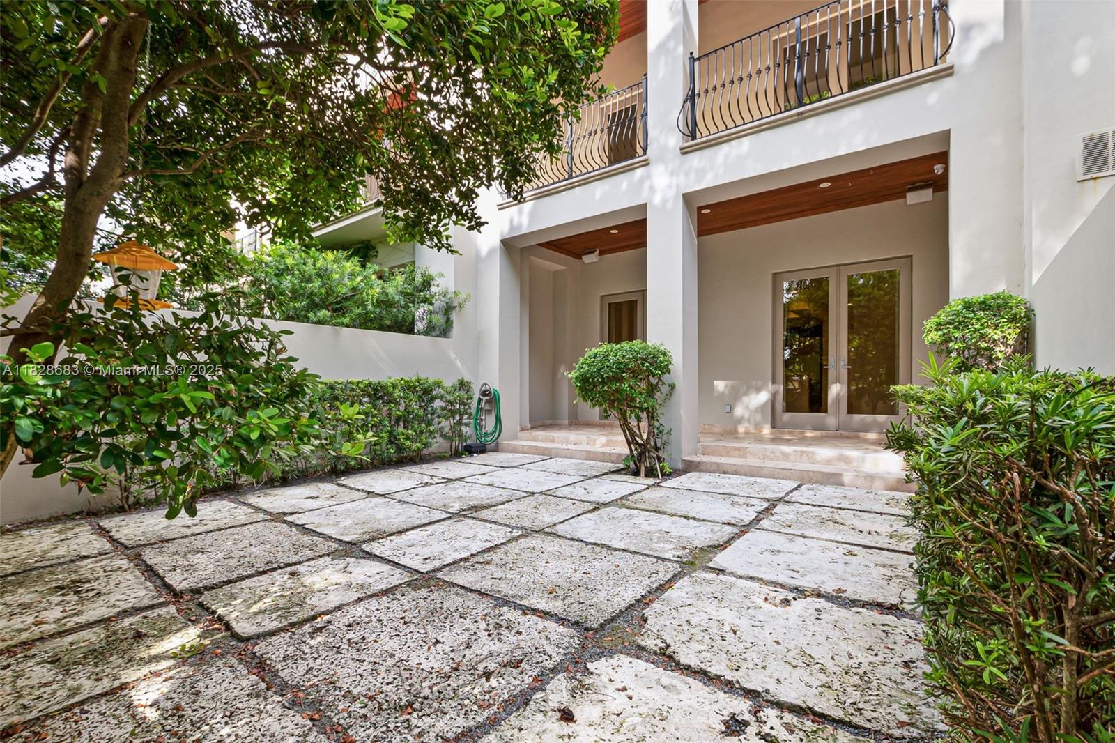 7530 SW 56th Ct, Miami FL 33143