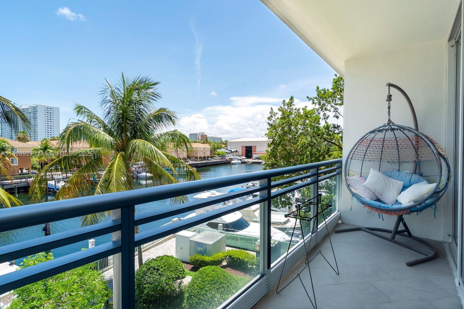 2950 NE 188th St #202, Aventura FL 33180