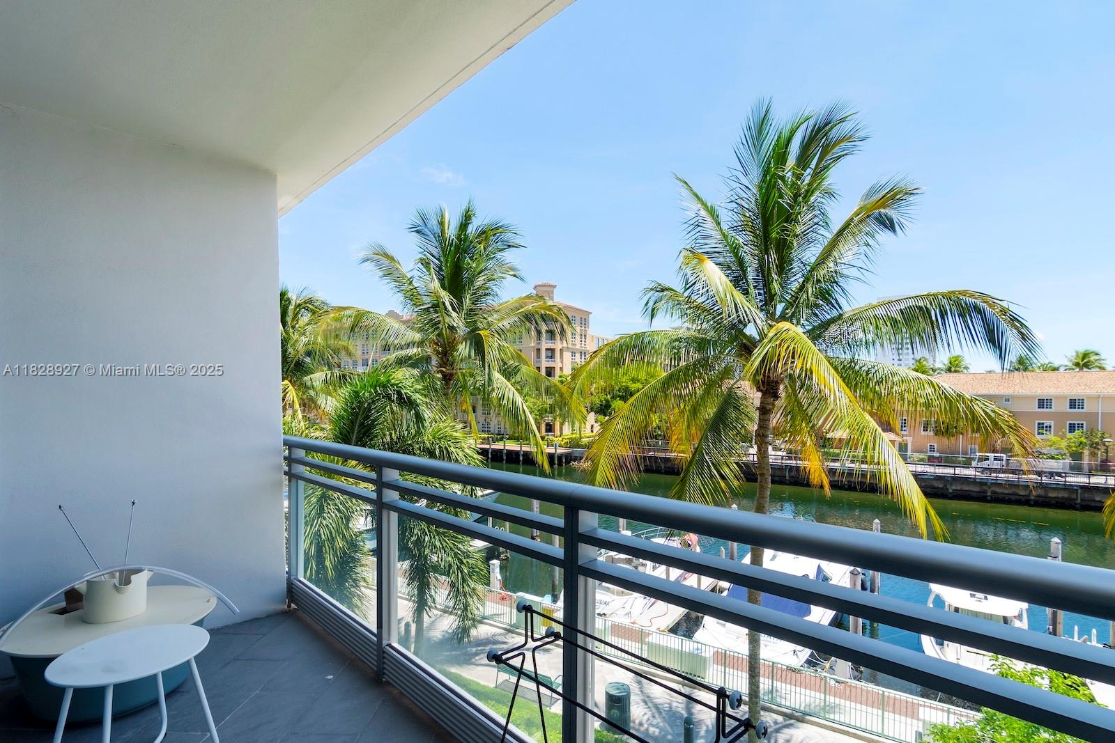 2950 NE 188th St #202, Aventura FL 33180