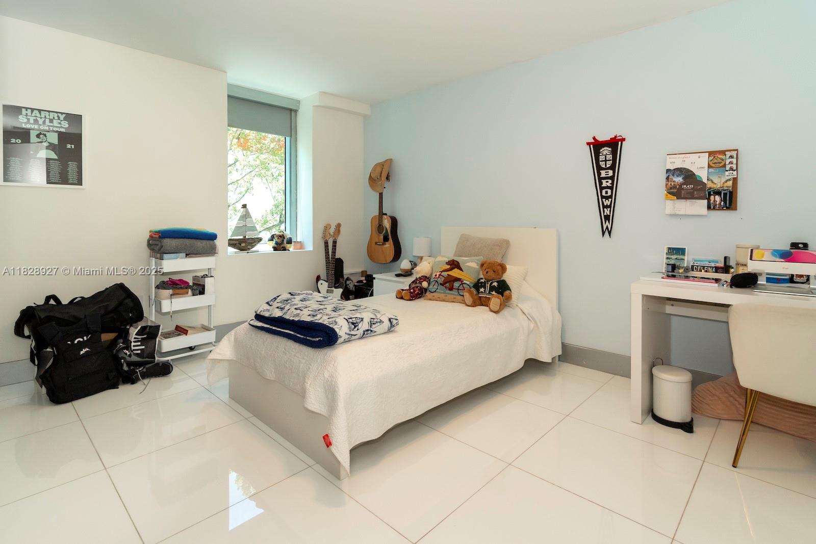 2950 NE 188th St #202, Aventura FL 33180
