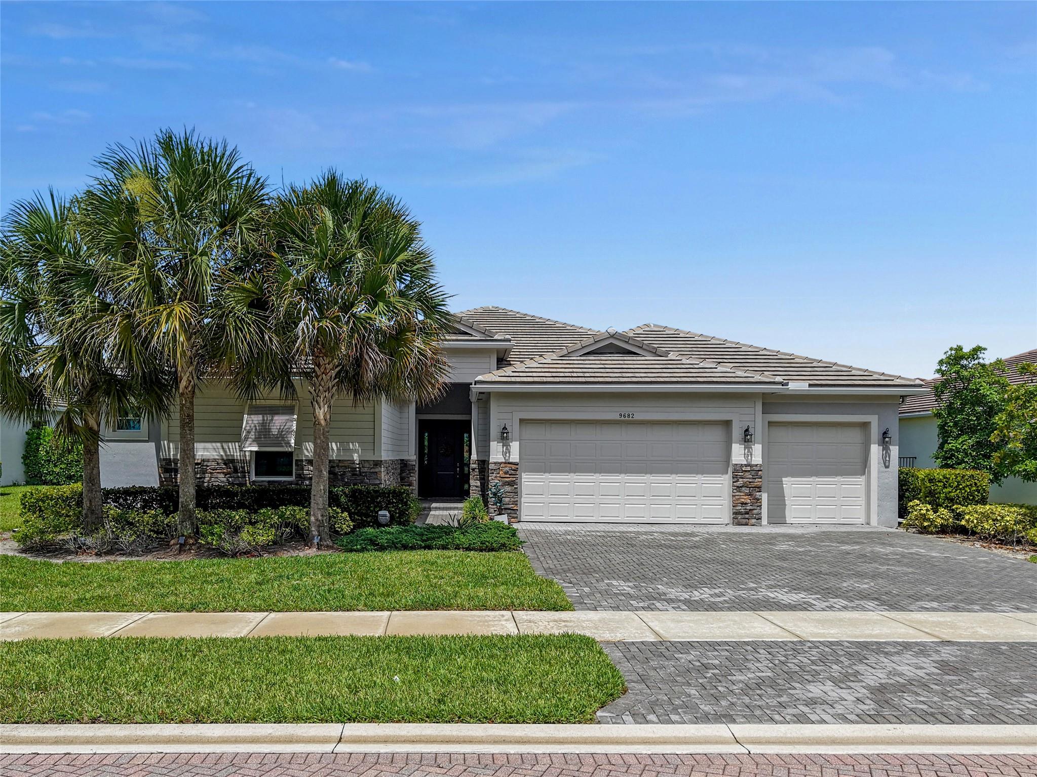 9682 Captiva Cir Boynton Beach FL 33437 | F10511684