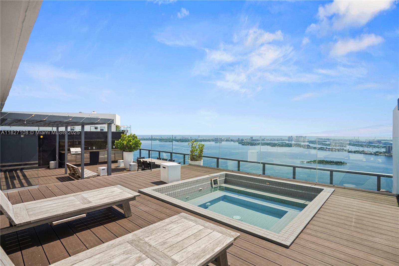 Apartamento para Alugar em Miami, FL