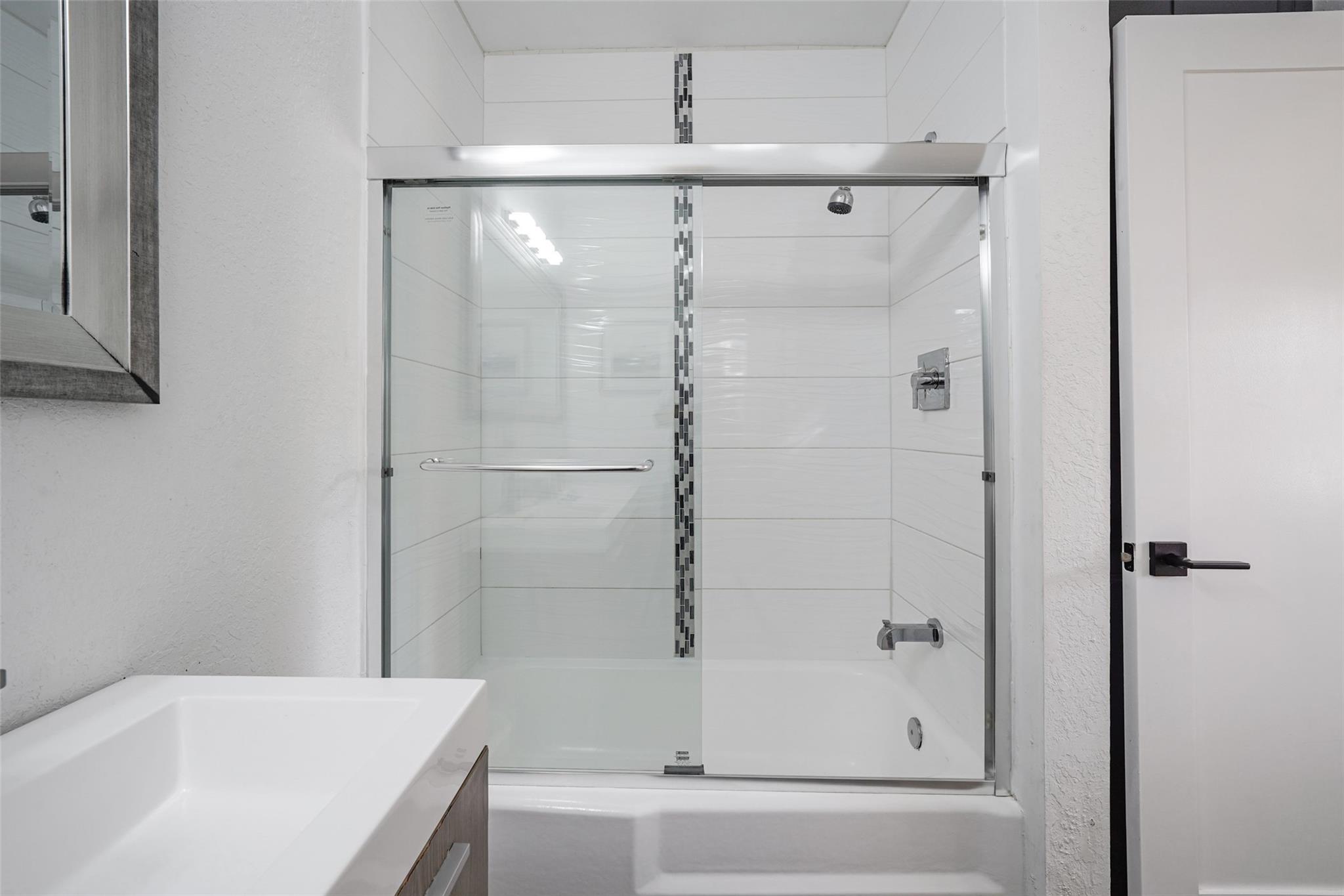 Homes for sale in Hollywood, FL | 1955 Thomas St, Hollywood, FL 33020 | MLS# F10512009