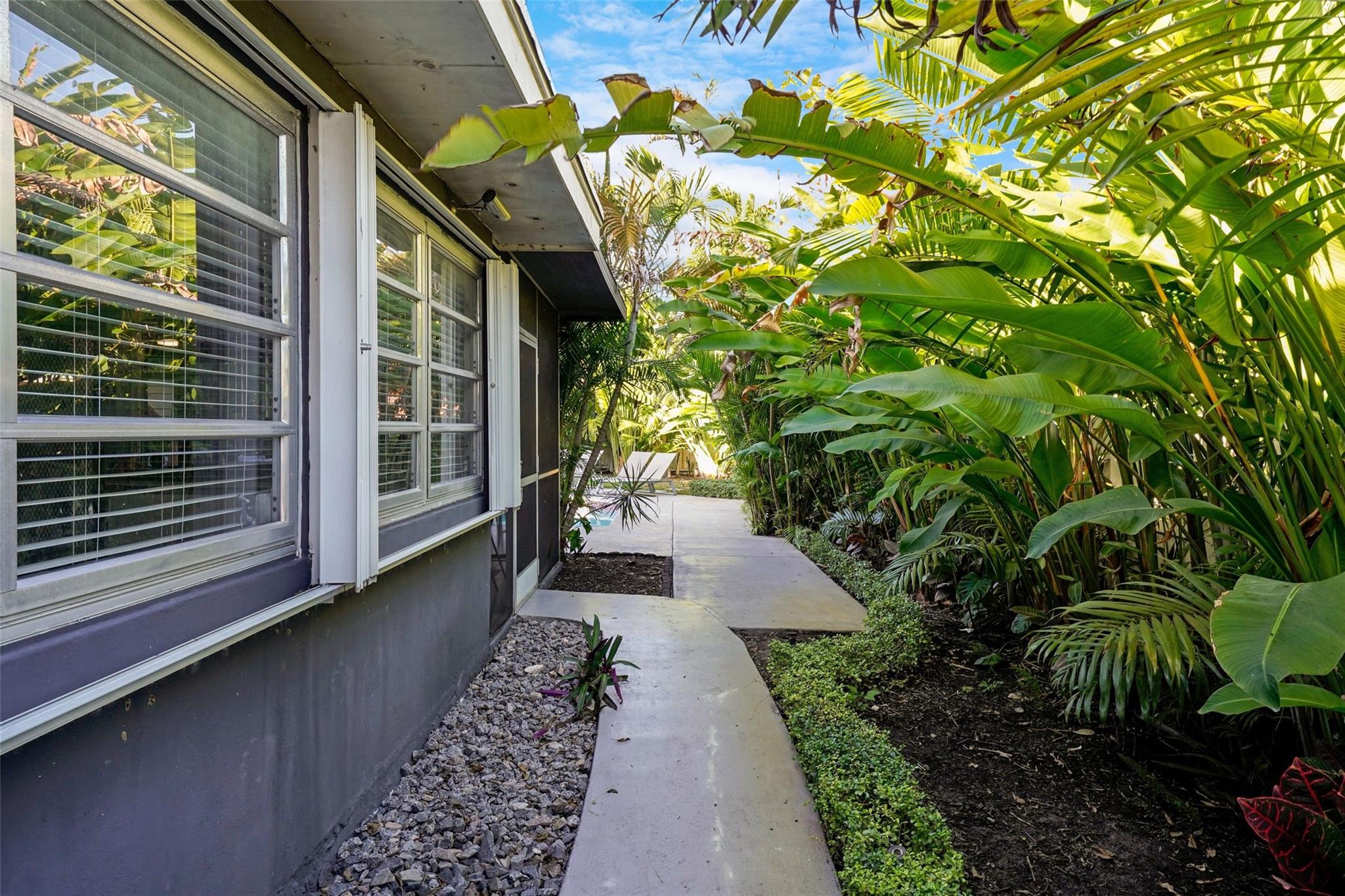 Homes for sale in Hollywood, FL | 1955 Thomas St, Hollywood, FL 33020 | MLS# F10512009