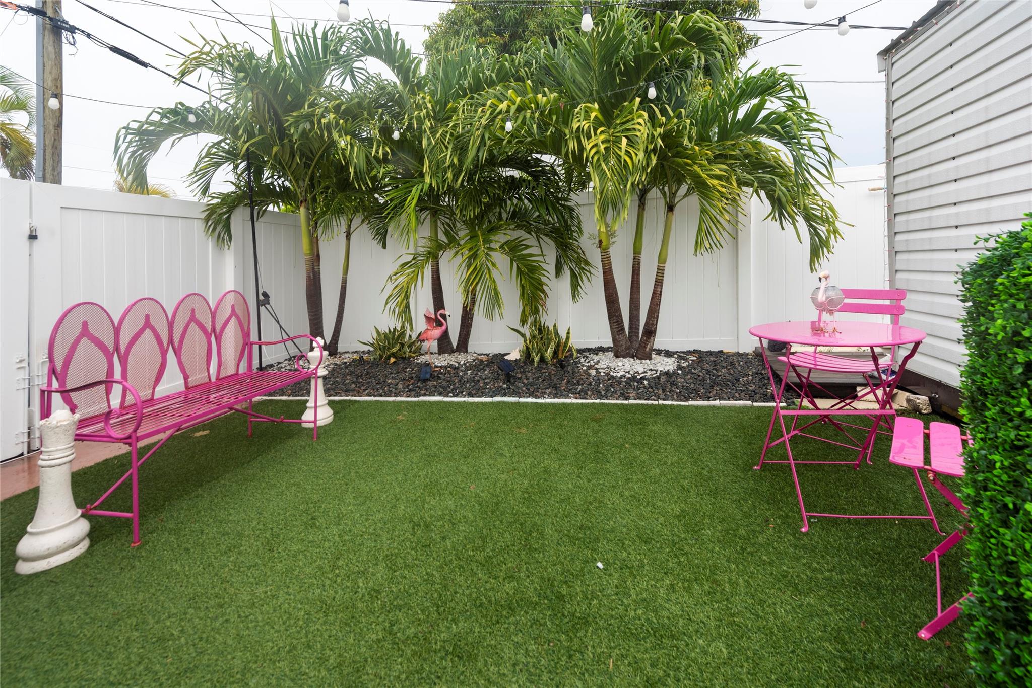 Stylish Sitting Area - bring your vision