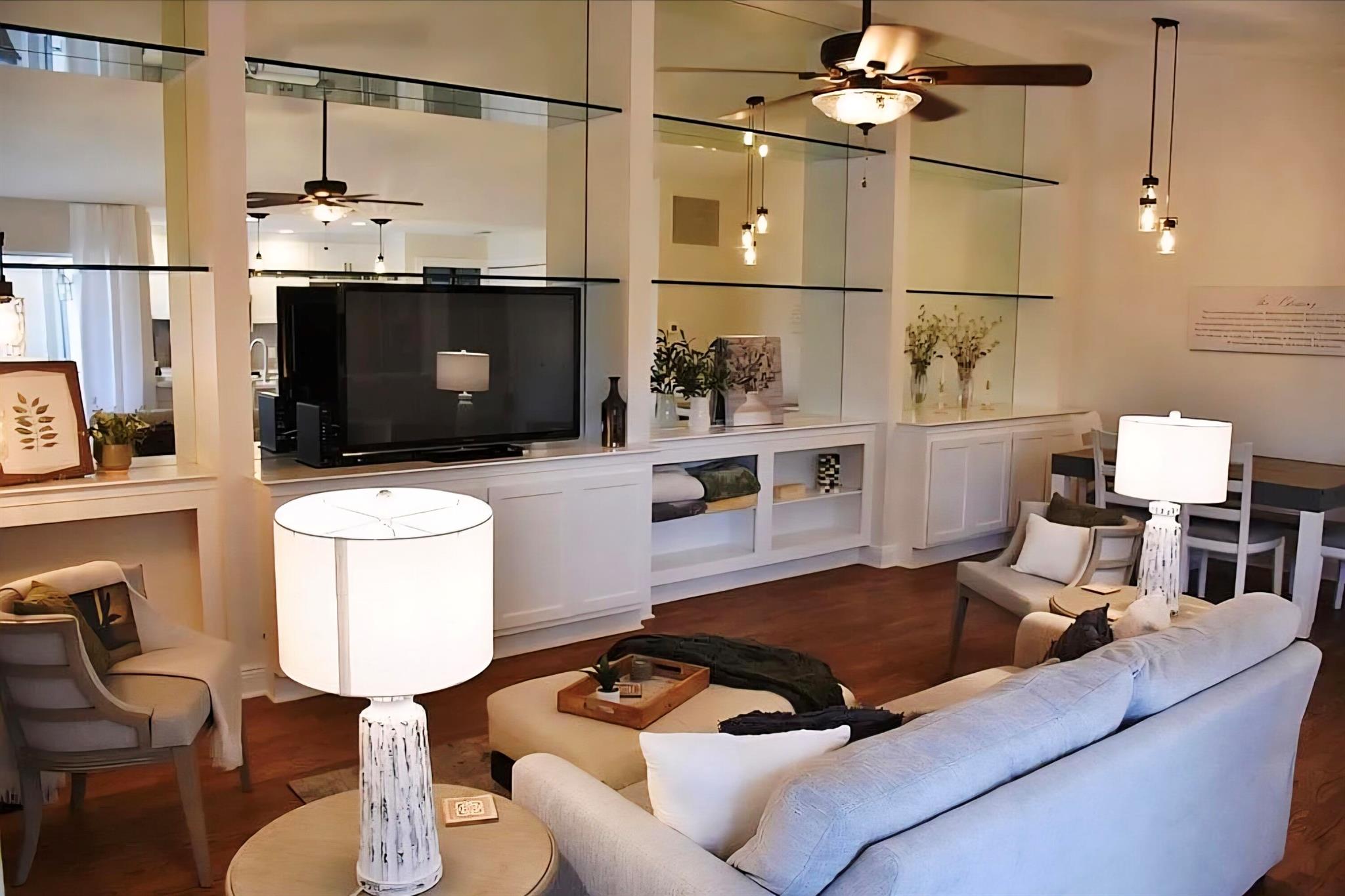 Homes for sale in Palm Beach Gardens, FL | 1101 Sun Terrace Court, Palm Beach Gardens, FL 33403 | MLS# R11102716