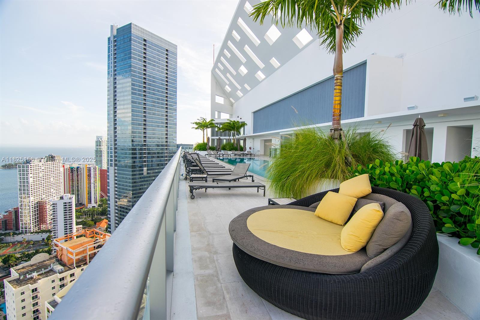 1300 Brickell Bay Dr #3003, Miami FL 33131