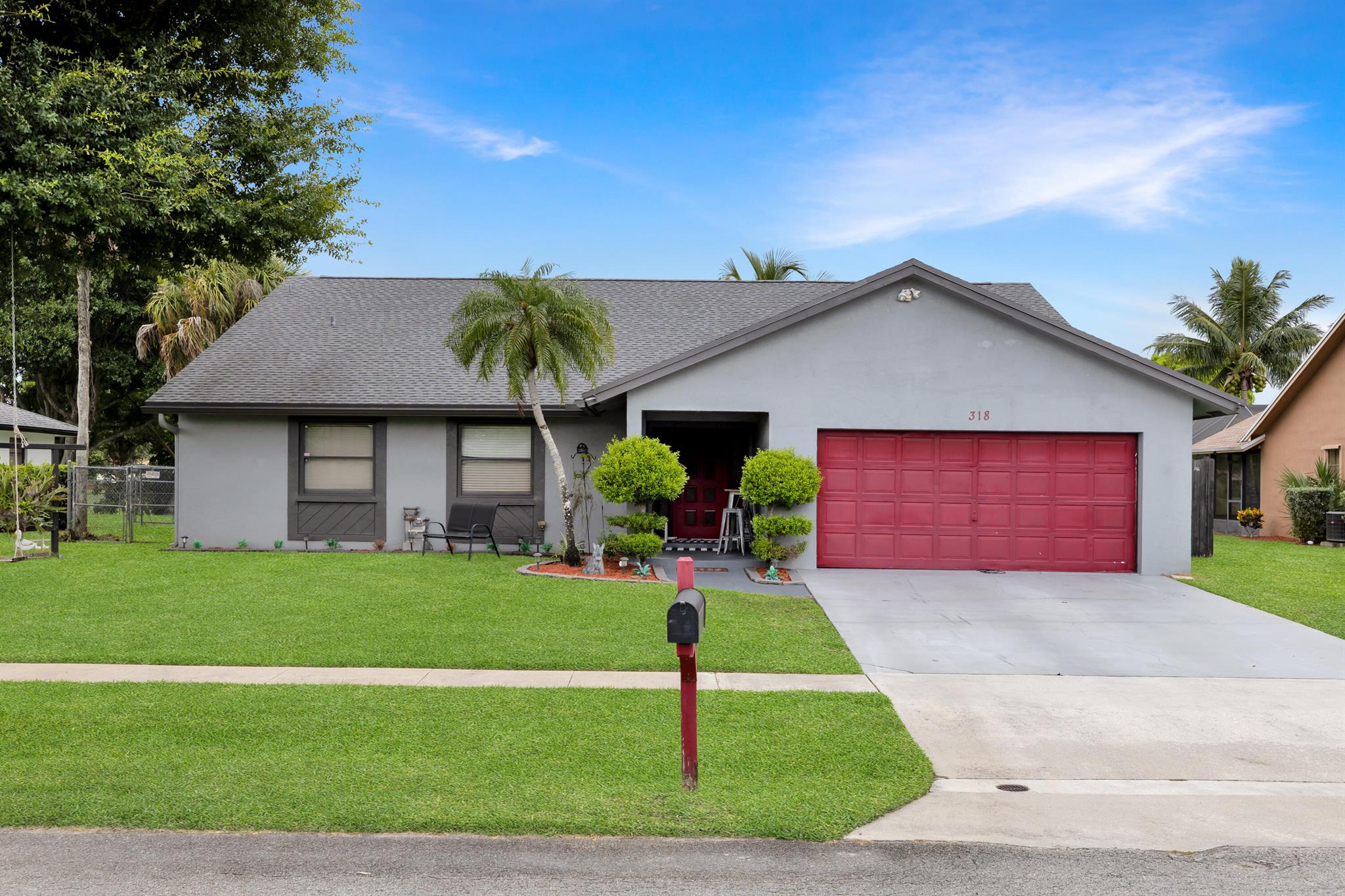 318 Las Palmas Street