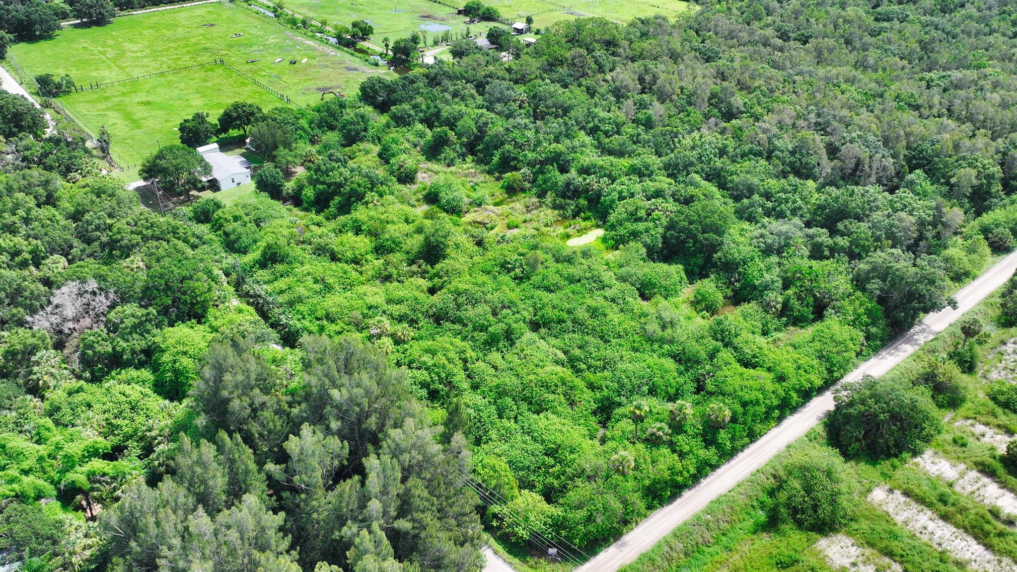 Homes for sale in Fellsmere, FL | 13420 101st Street, Fellsmere, FL 32948 | MLS# R11102805