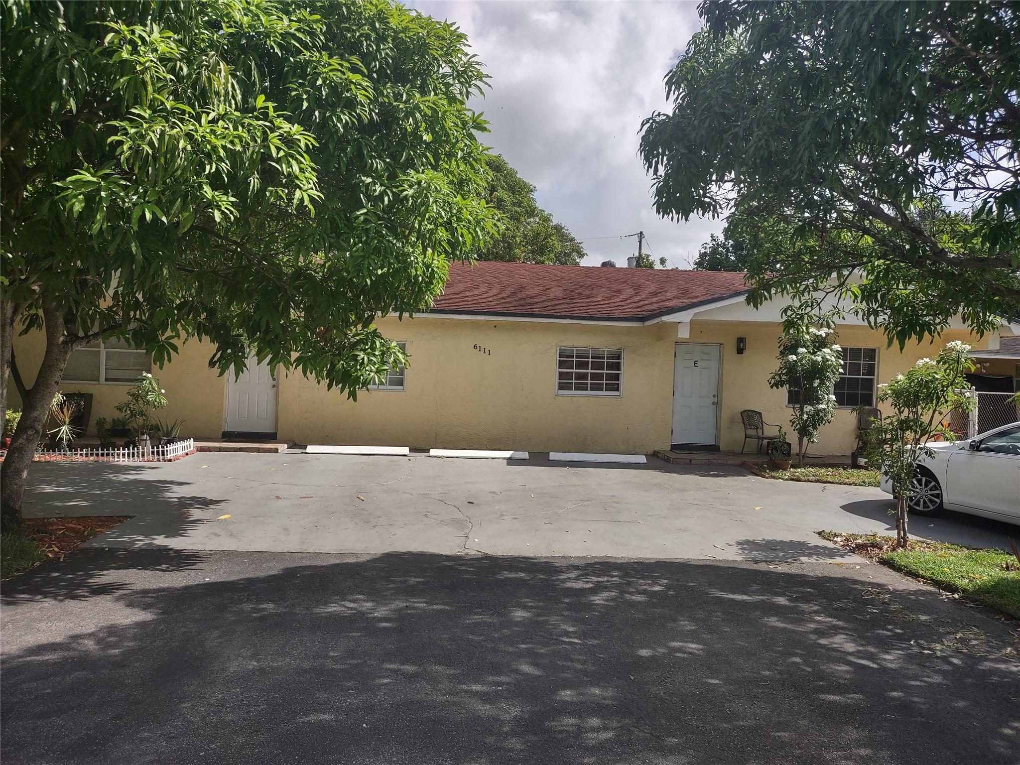 Homes for sale in Miramar, FL | 6111 Sw 32nd St, Miramar, FL 33023 | MLS# F10512193