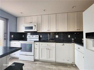 Lighthouse Point Plaza Co