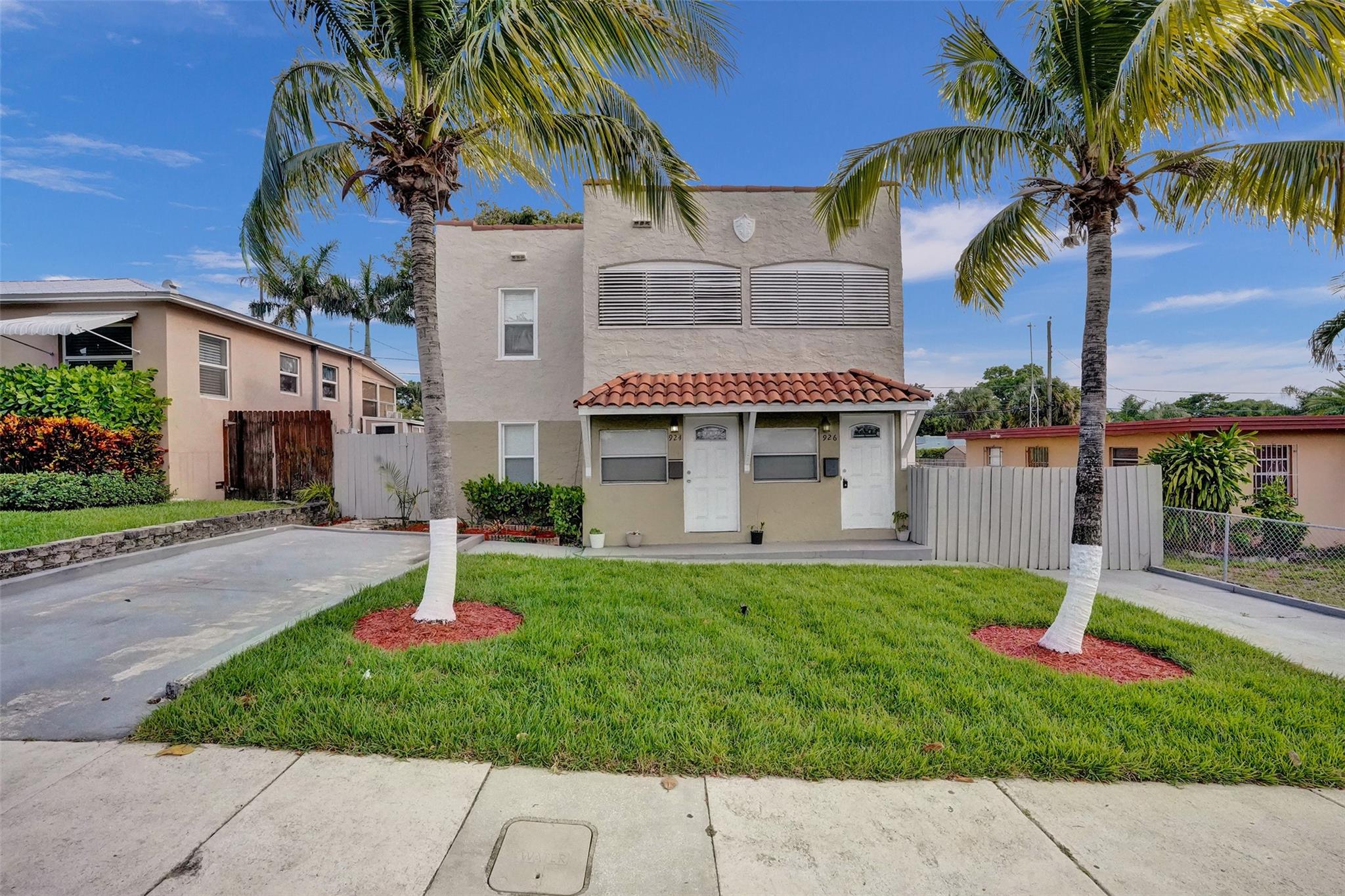 Homes for sale in West Palm Beach, FL | 924 Mcintosh St, West Palm Beach, FL 33405 | MLS# F10512244