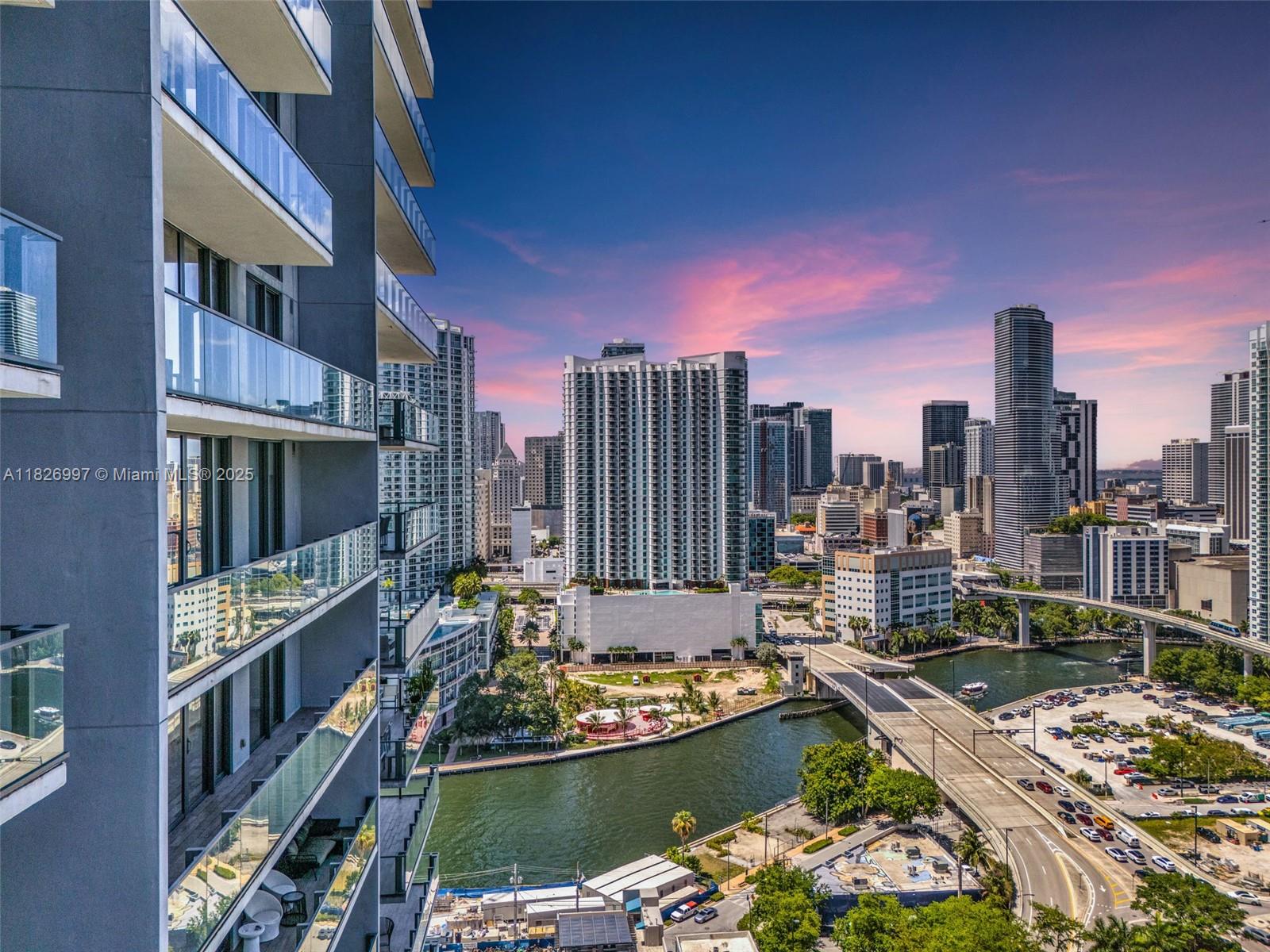 88 SW 7th St #2107, Miami FL 33130