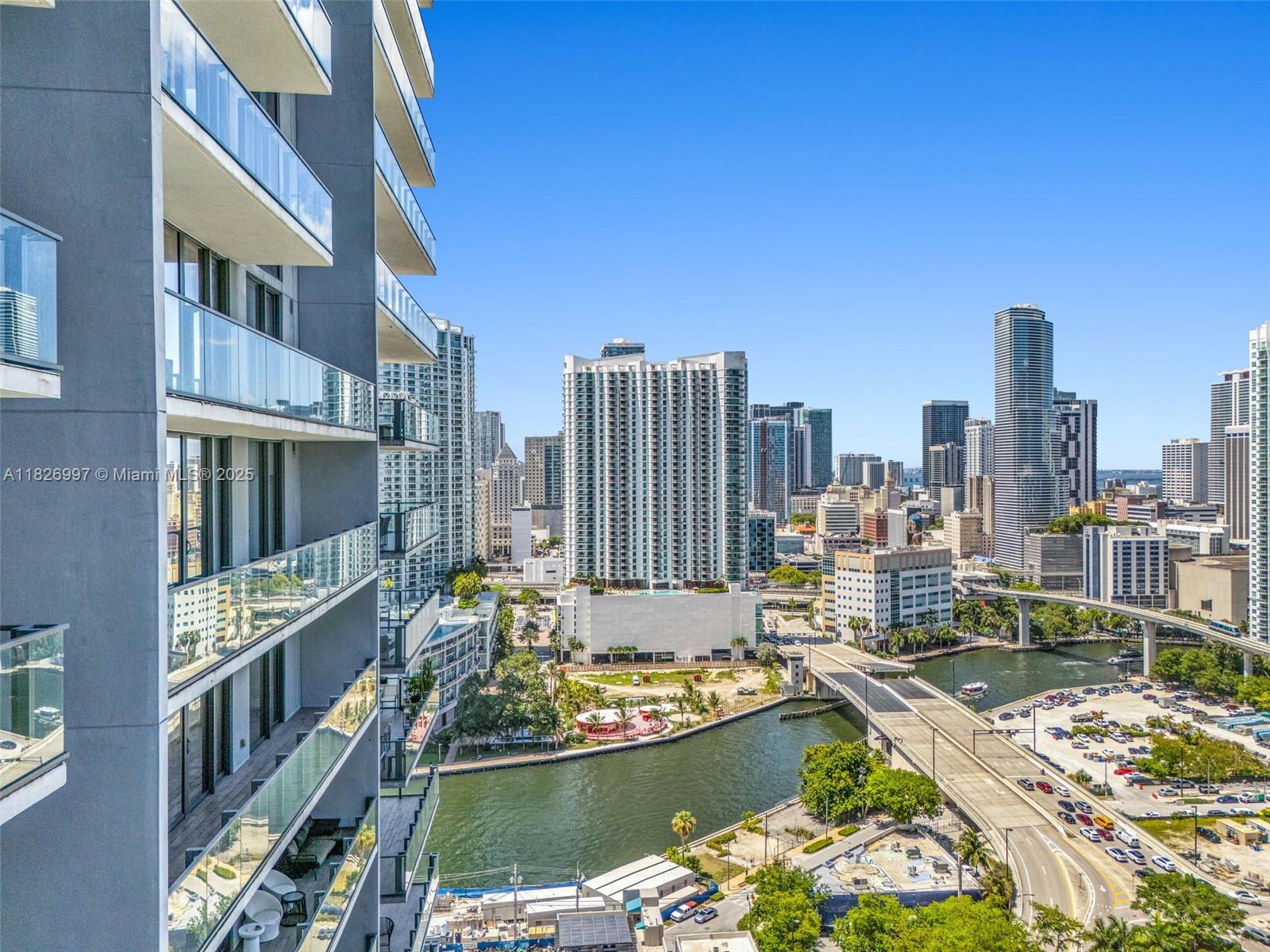 88 SW 7th St #2107, Miami FL 33130