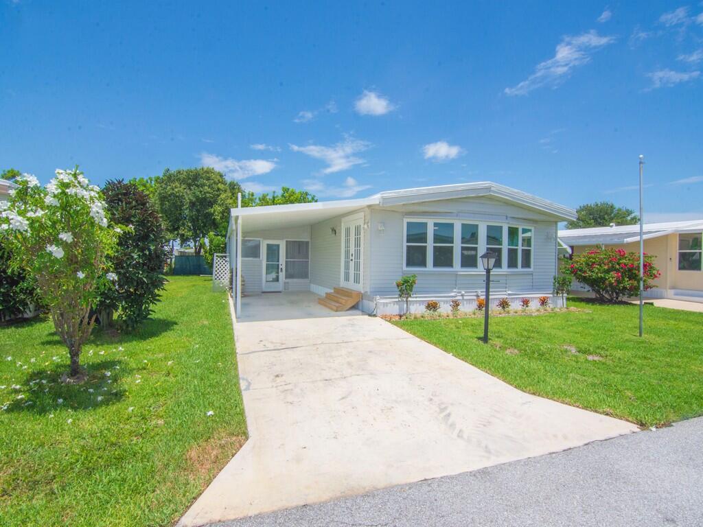 Homes for sale in Jensen Beach, FL | 179 Ne Emerald Dr, Jensen Beach, FL 34957 | MLS# R11103064