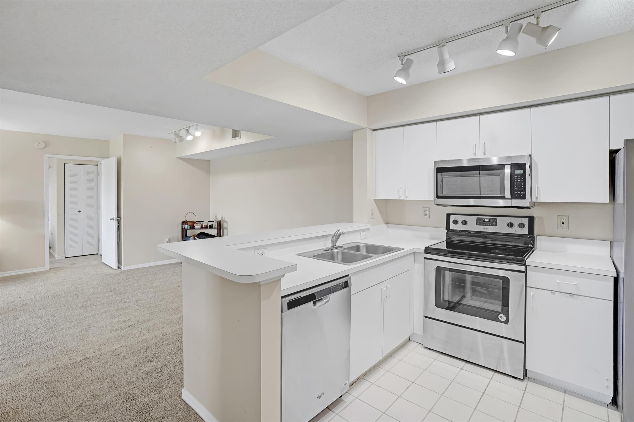 Homes for sale in Vero Beach, FL | 1640 N 42Nd Circle #206, Vero Beach, FL 32967 | MLS# R11103107