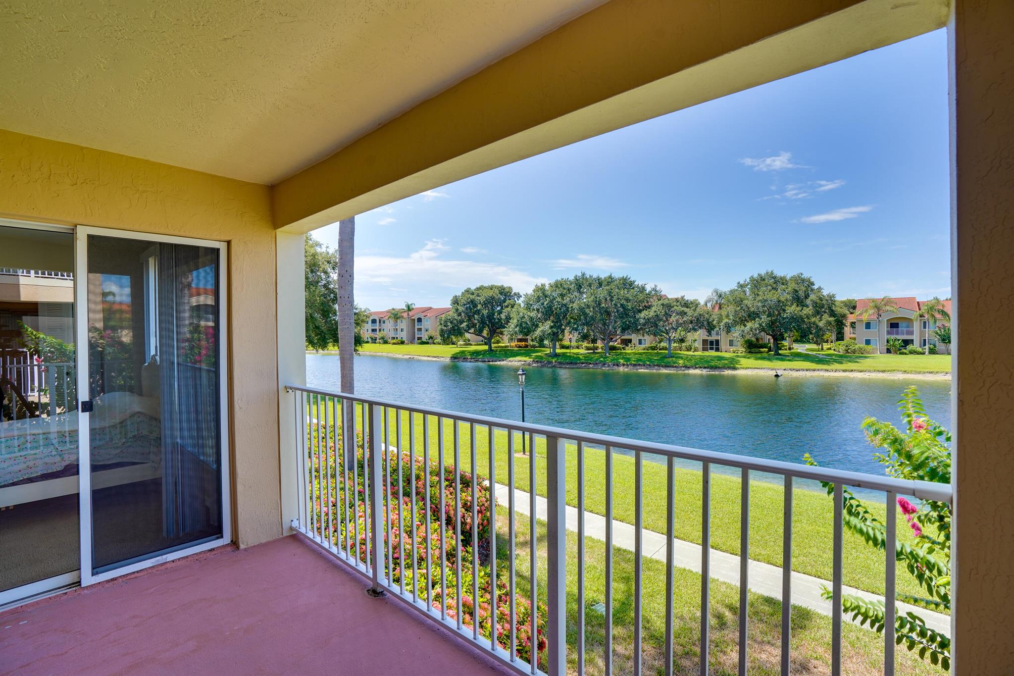 Homes for sale in Vero Beach, FL | 1640 N 42Nd Circle #206, Vero Beach, FL 32967 | MLS# R11103107