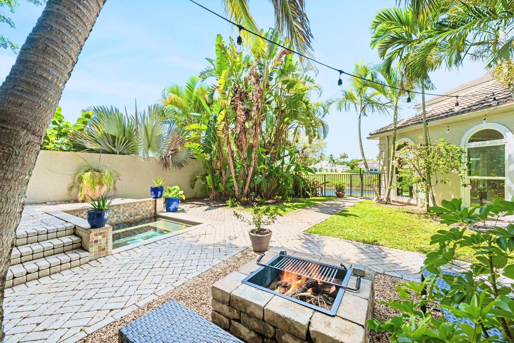 Homes for sale in Wellington, FL | 11813 Pebblewood Dr, Wellington, FL 33414 | MLS# R11103109