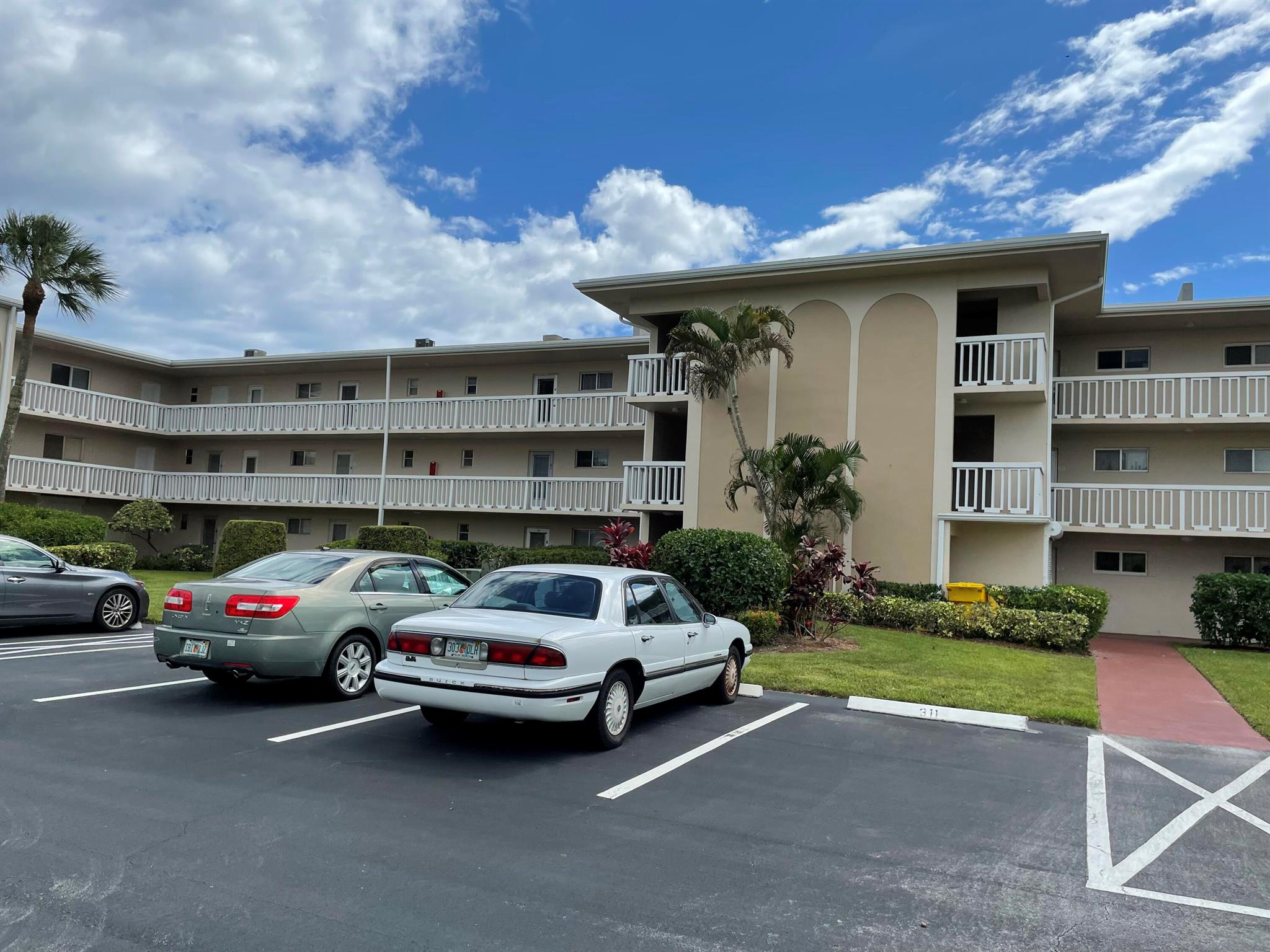 Lake Clarke Gardens Condo