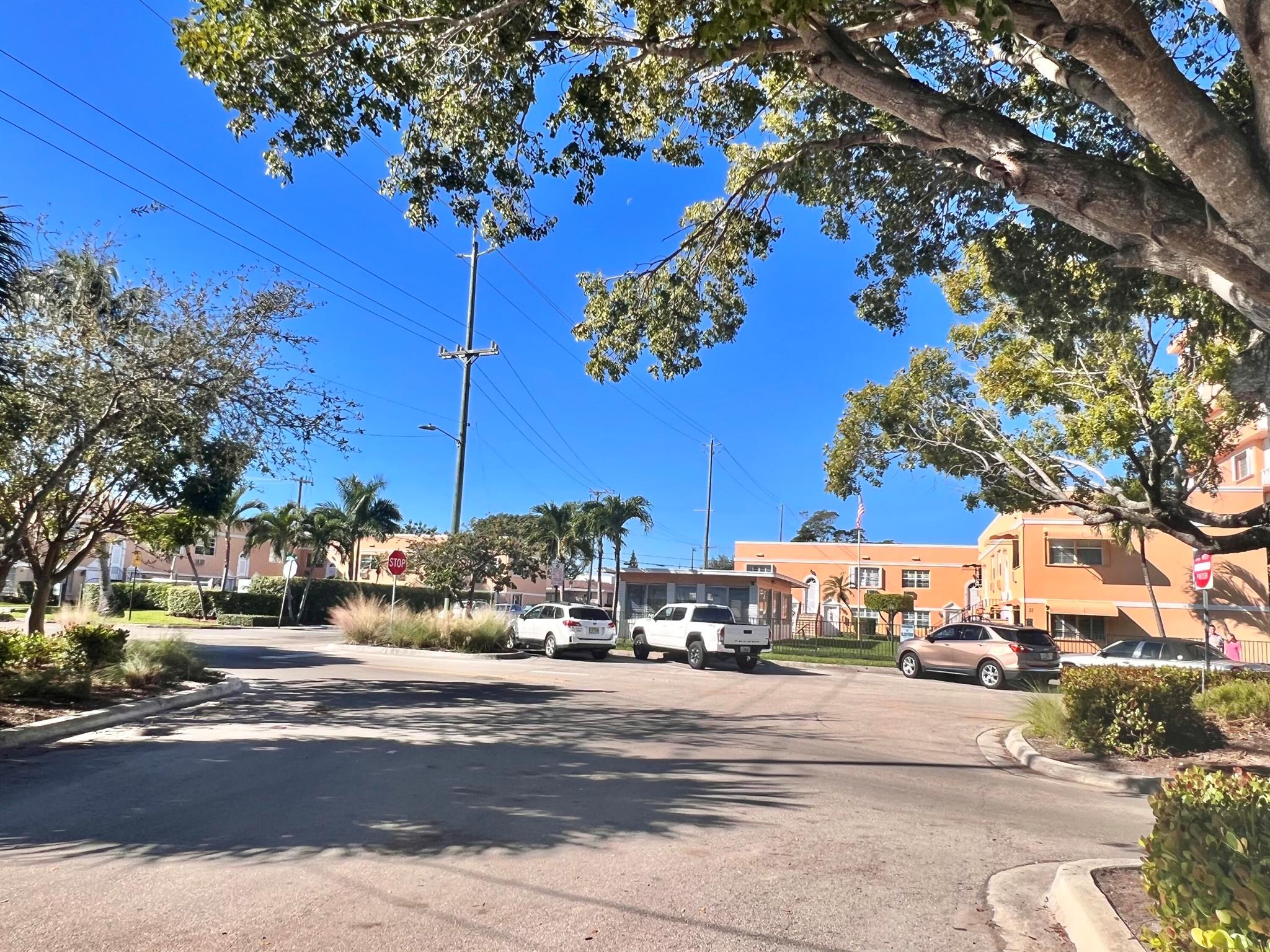 Homes for sale in Lake Worth Beach, FL | 101 S Golfview Road #1, Lake Worth Beach, FL 33460 | MLS# R11103152