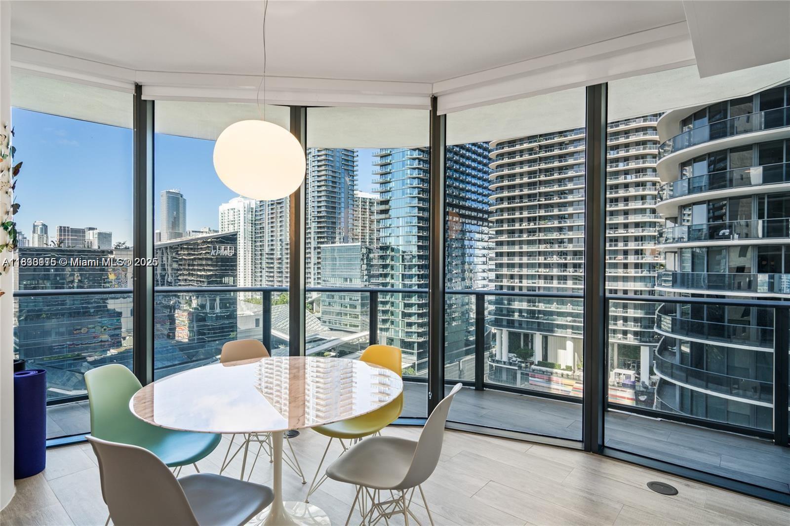 55 SW 9th St #1801, Miami FL 33130